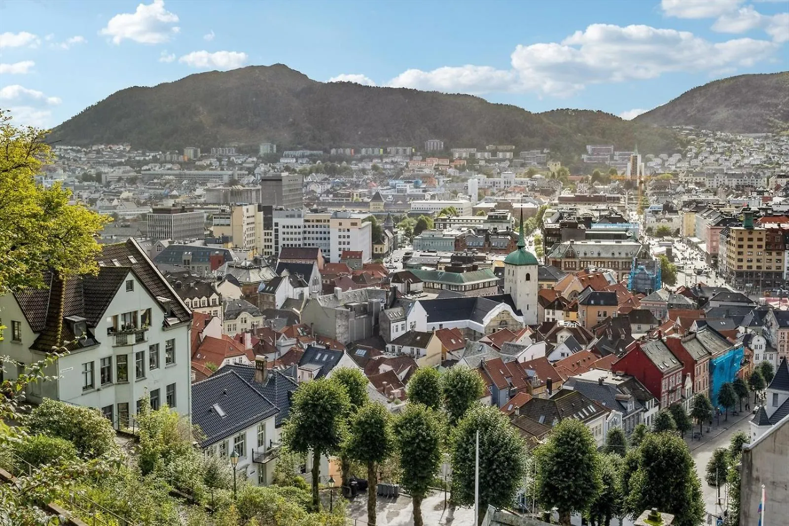 Stay In The Heart Of Bergen Lägenhet